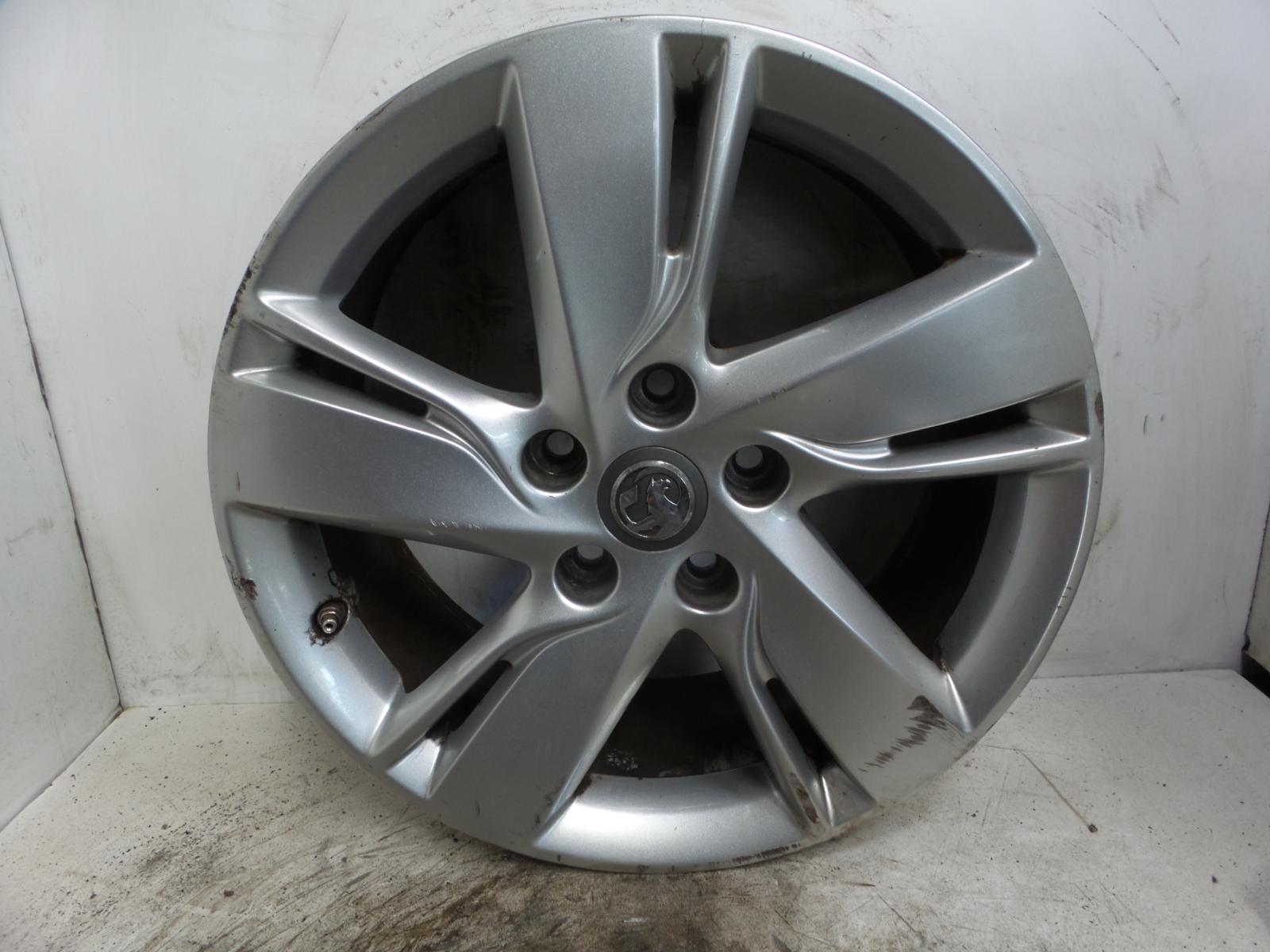 2013 VAUXHALL ASTRA Alloy Wheel 5 Stud 5 TwinSpoke Design 7J x 17 Inch